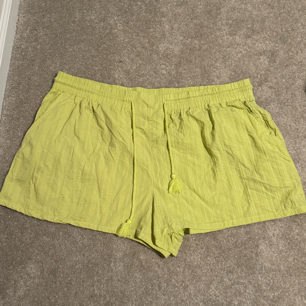 Green linen shorts